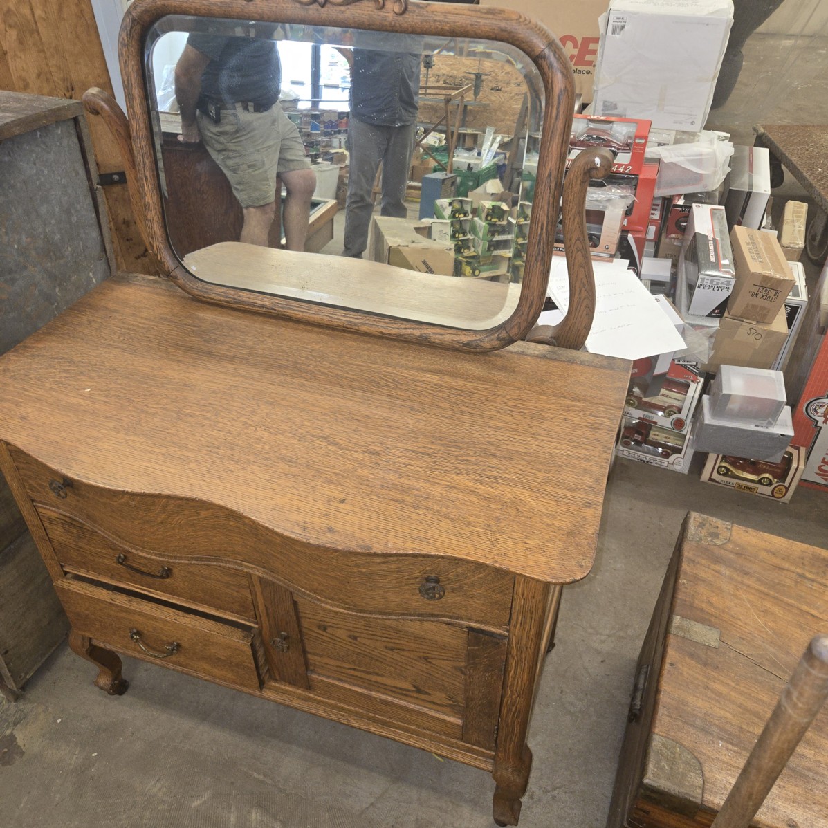 Auction Photo